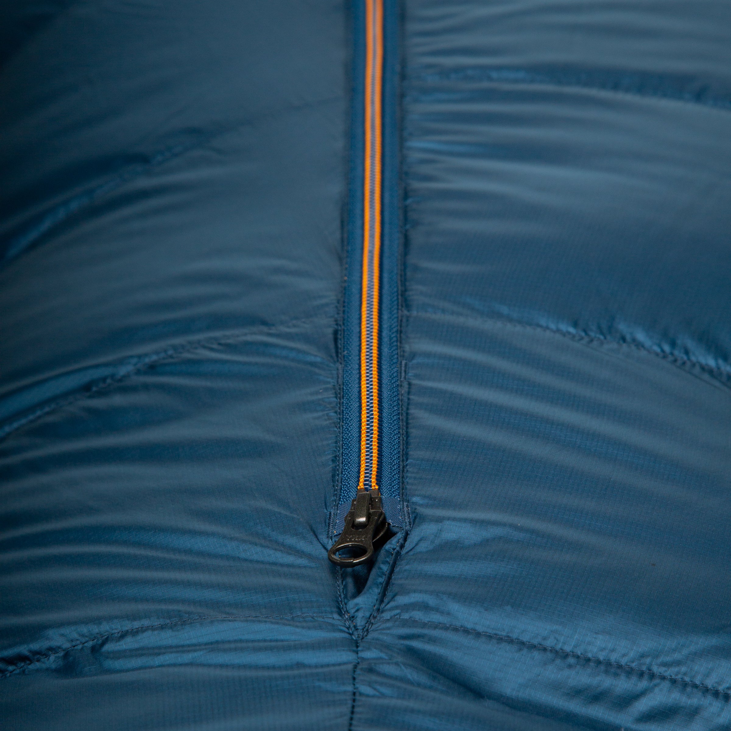 detail::100% recycled HELIUM 20D outer shell is very light and highly breathable with PFC free DWR