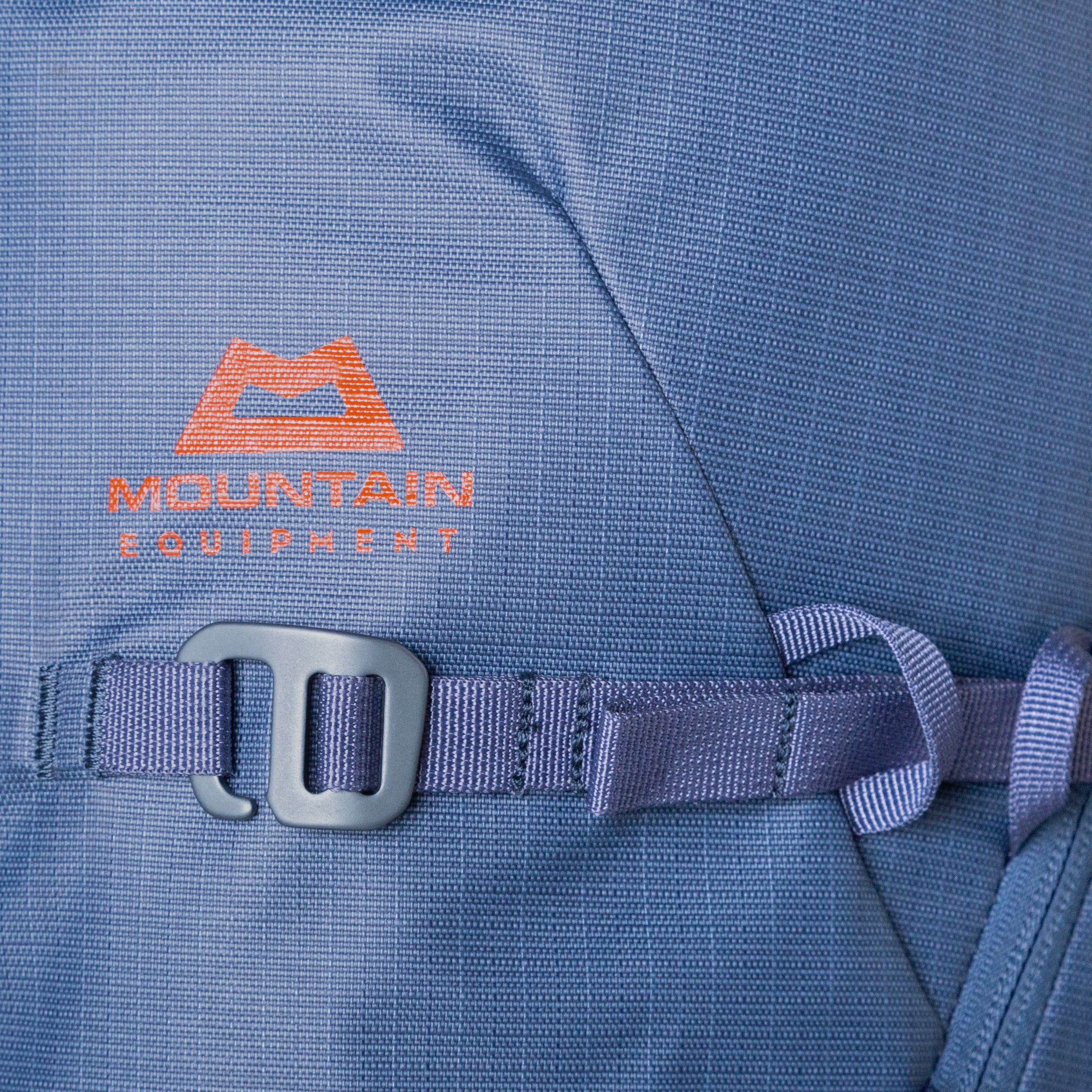 detail::M420 ROBIC® N6,6 Carbonate fabrics throughout; abrasion resistant, tough and water resistant