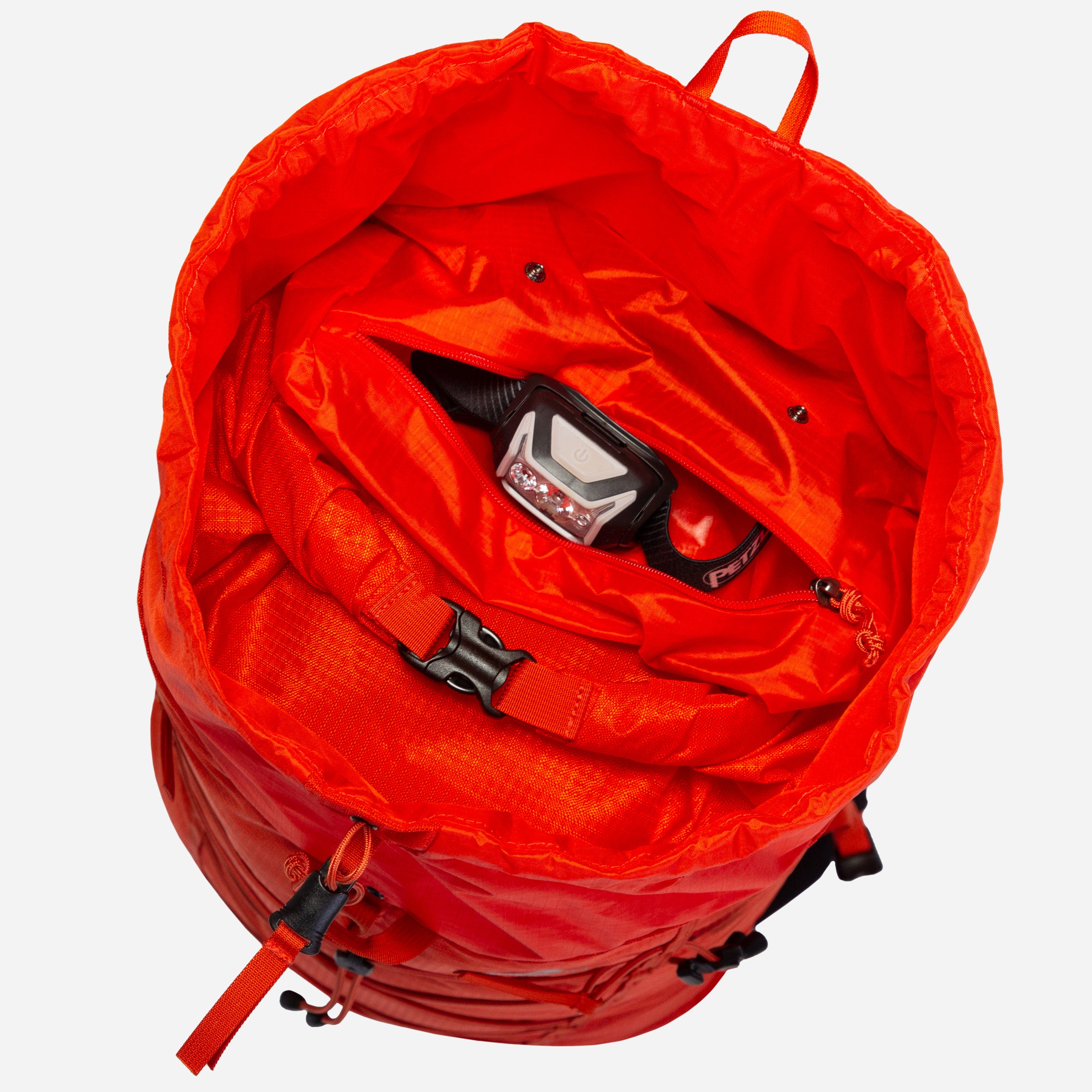 detail::Internal 'floating' accessories pocket; accesssible from inside or outside of pack