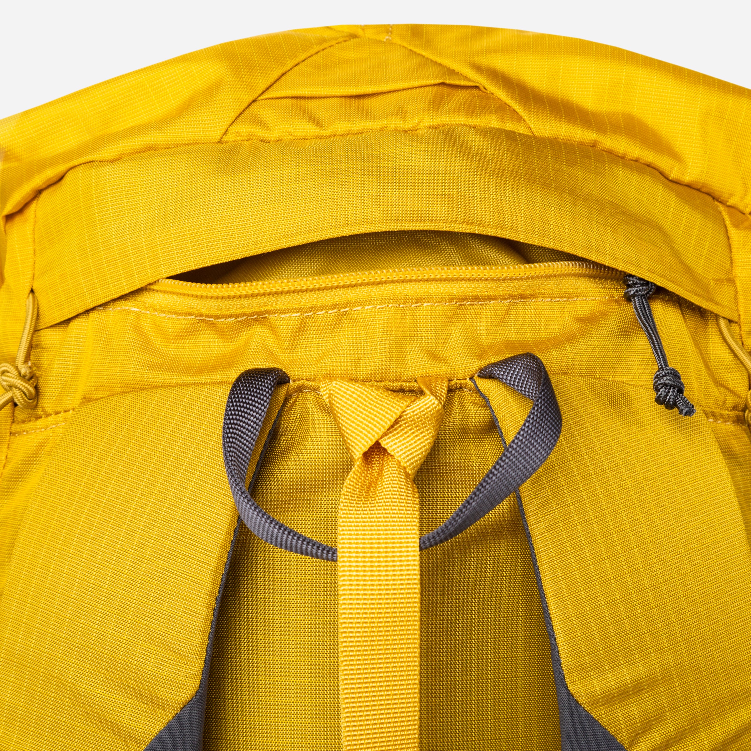 detail::Zipped pocket